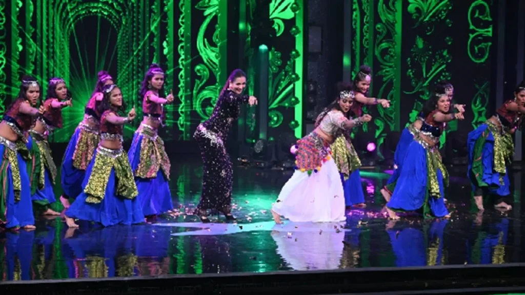Malaika Arora and Classic Queens Set Indias Got Talent Ablaze With Belly Dance