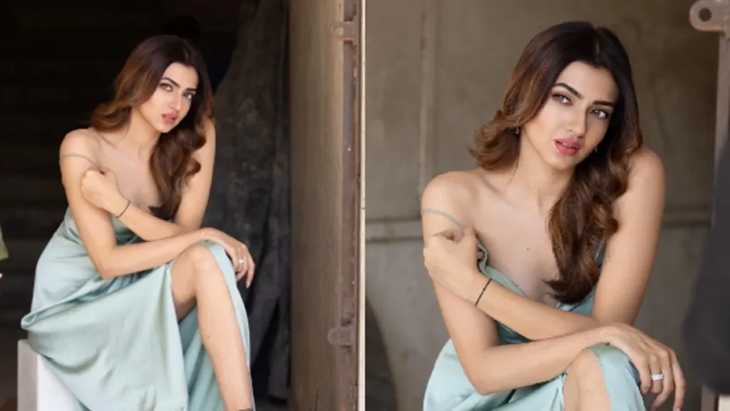 Kashika Kapoor Amazes Bollywood With Multilingual Skills Earning Directors Praise